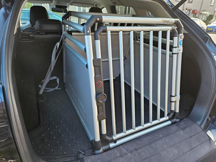 4pets Proline Eagle autobench maat M, Dieren en Toebehoren, Hondenbenches, Zo goed als nieuw, Ophalen