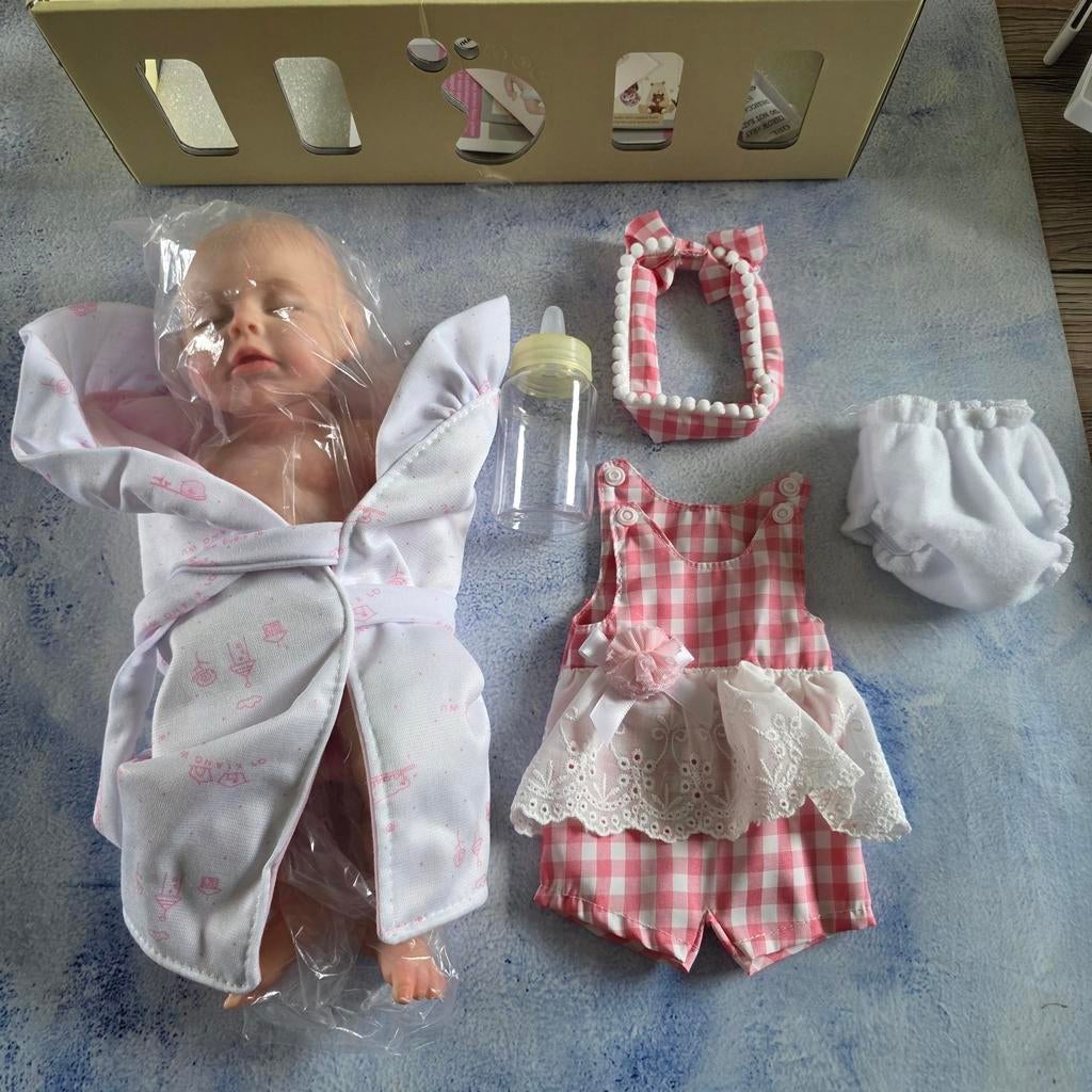 Siliconen reborn baby pop Lucy - 30cm - NIEUW, Verzamelen, Ophalen of Verzenden, Nieuw, Babypop, Levensecht of Reborn