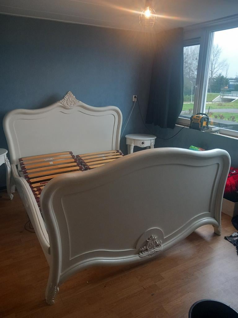 Tweepersoons brocante bed, Antiek en Kunst, Ophalen