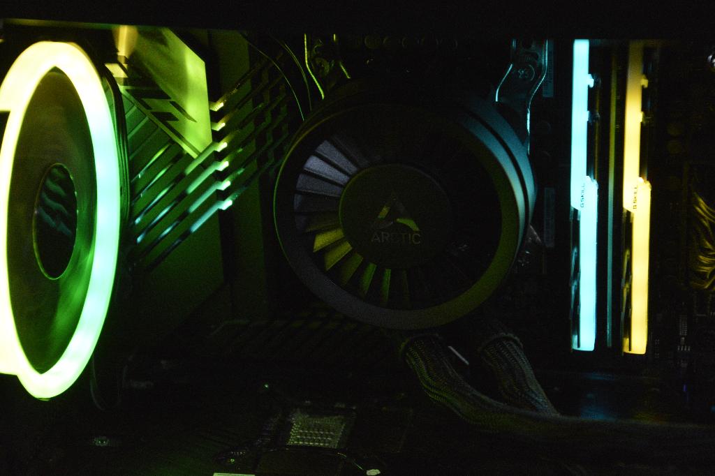 HIGH END PC INTEL I9 32GB RAM, Computers en Software, Desktop Pc's, Zo goed als nieuw, 4 Ghz of meer, HDD, SSD, 32 GB, Met videokaart