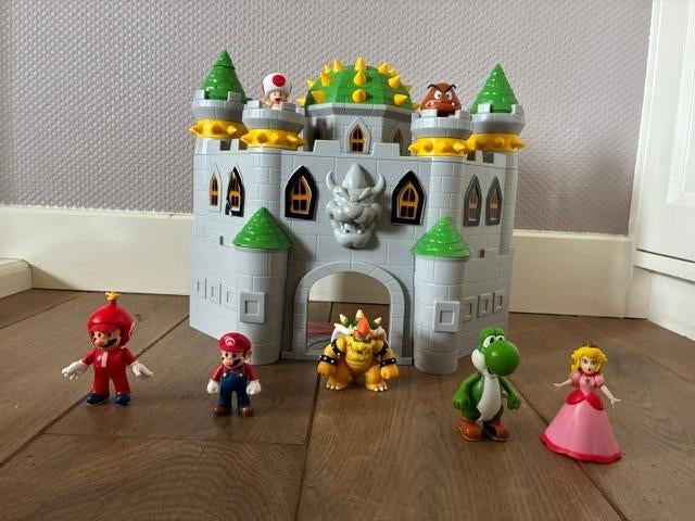 Super Mario speelset- Bowser's kasteel + extra losse figuren, Verzenden, Gebruikt