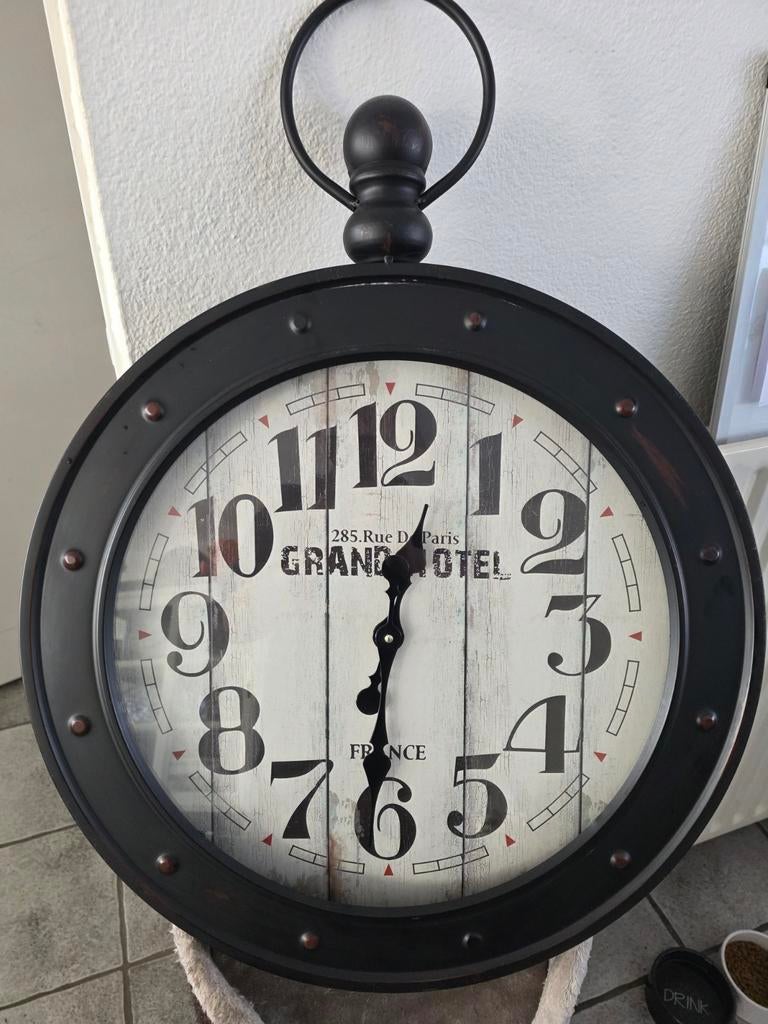 Grote Wandklok 'Grand Hotel' - Vintage Stijl, Ophalen of Verzenden, Gebruikt, Analoog, Wandklok