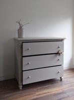 Landelijke klassieke kast, commode, dressoir, legkast