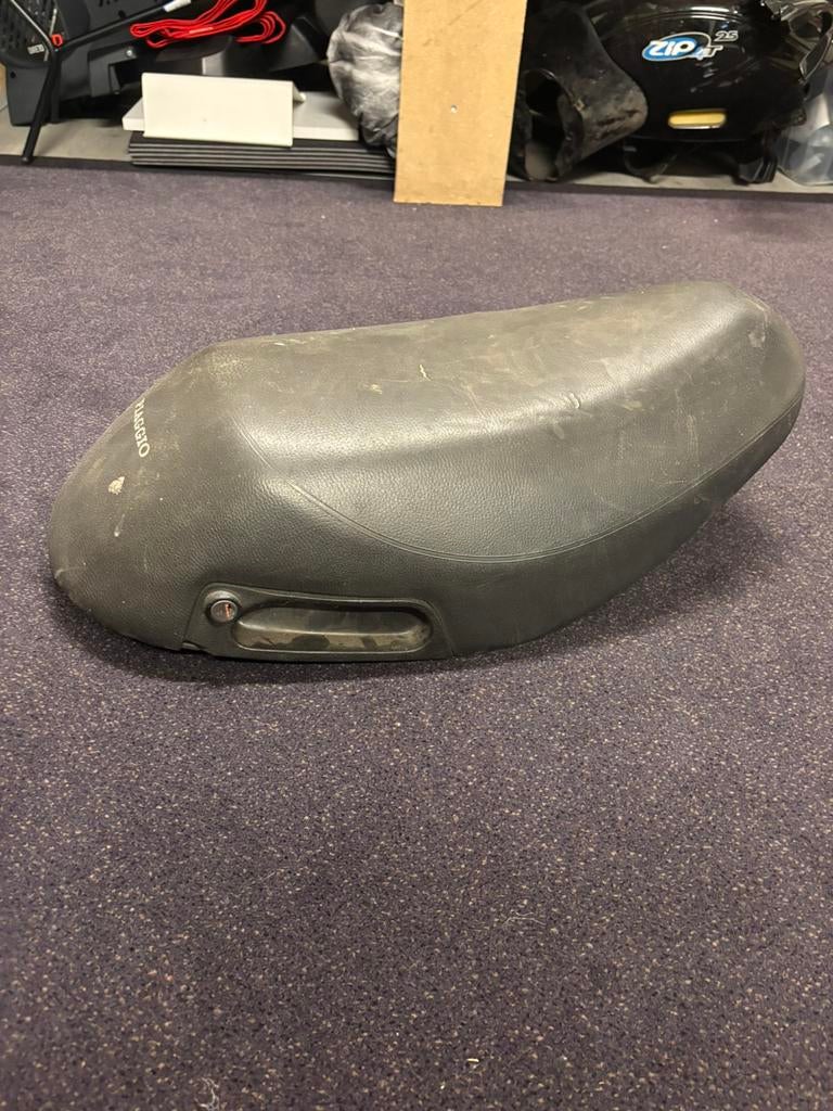 Piaggio zip type monoseat, Ophalen of Verzenden, Gebruikt, Zadel, Piaggio