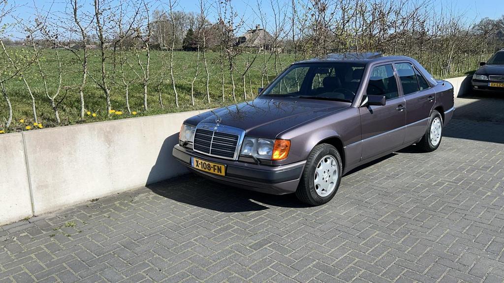 Mercedes-Benz w124 1993, Bruin, 3199 cc, Particulier, Sedan