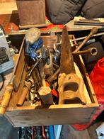 Grote partij oud gereedschap in houten kist, Ophalen of Verzenden, Gebruikt
