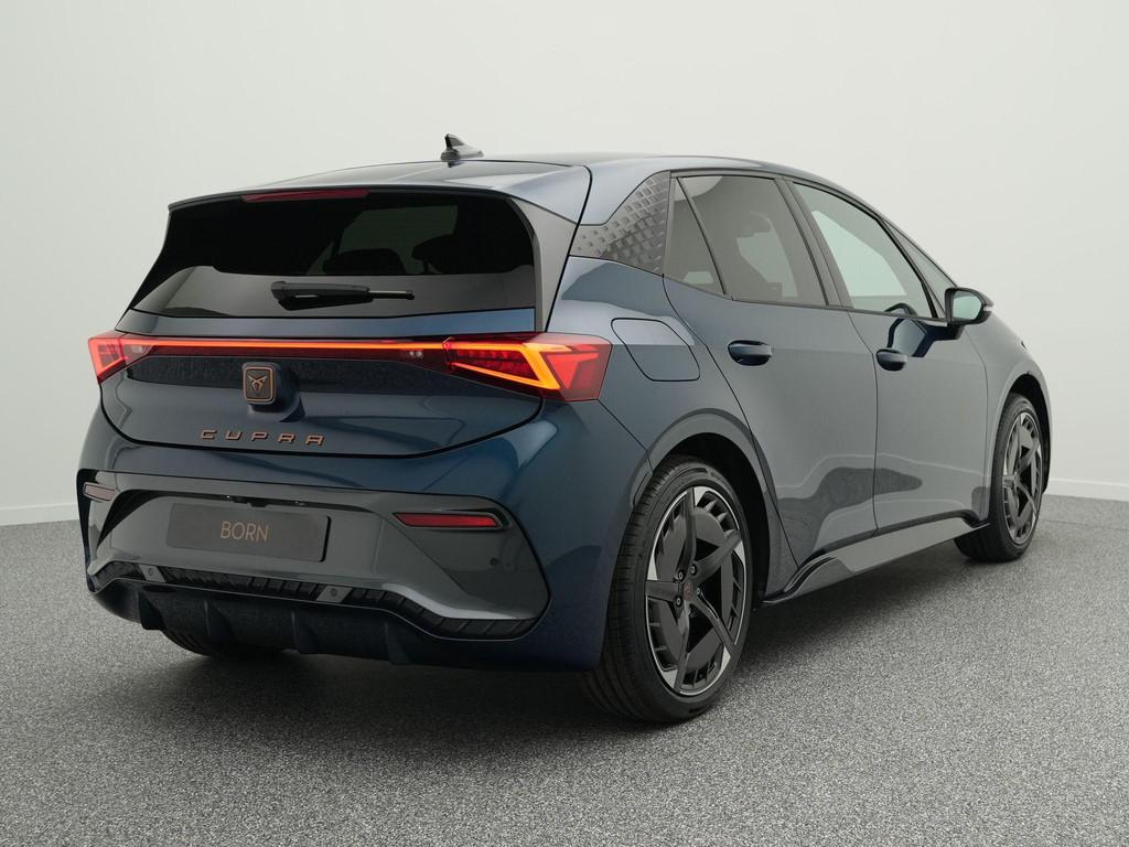 CUPRA Born Business Limited 82kWh 231PK | Nieuw! | 550km Act, Auto's, Gebruikt, Zwart, 82 kWh, Blauw