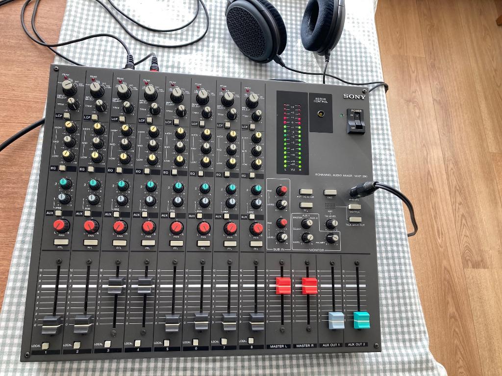 Sony Pro broadcast mixer MXP-290, Ophalen, Zo goed als nieuw, Minder dan 5 kanalen