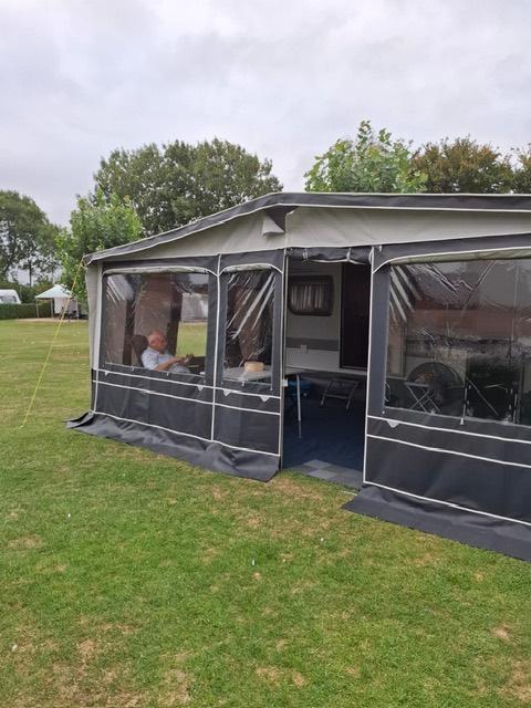 Hypercamp 4 seizoenen voortent, Caravans en Kamperen, Voortenten en Luifels, Ophalen, Zo goed als nieuw, Overige merken