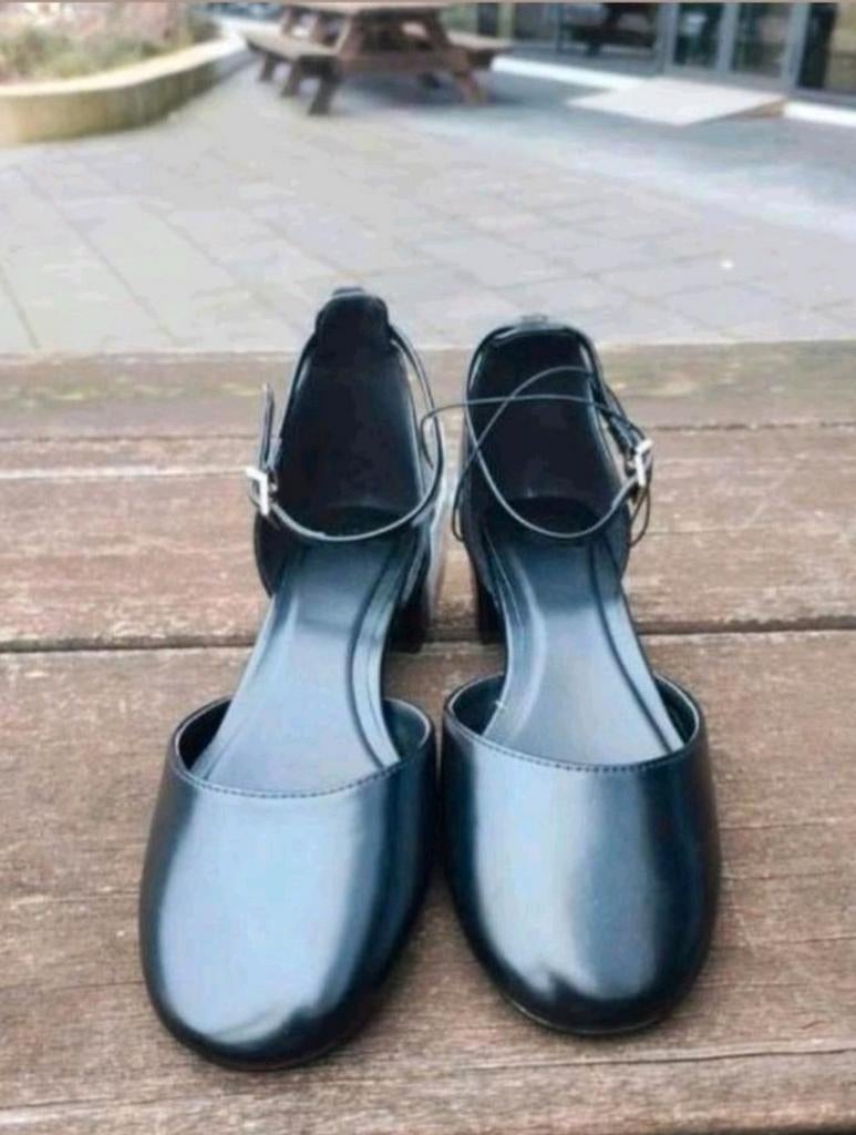 H&M Schoenen Mary Janes Zwart Blokhak Maat 37, Kleding | Dames, Schoenen, Ophalen of Verzenden, Nieuw, Zwart