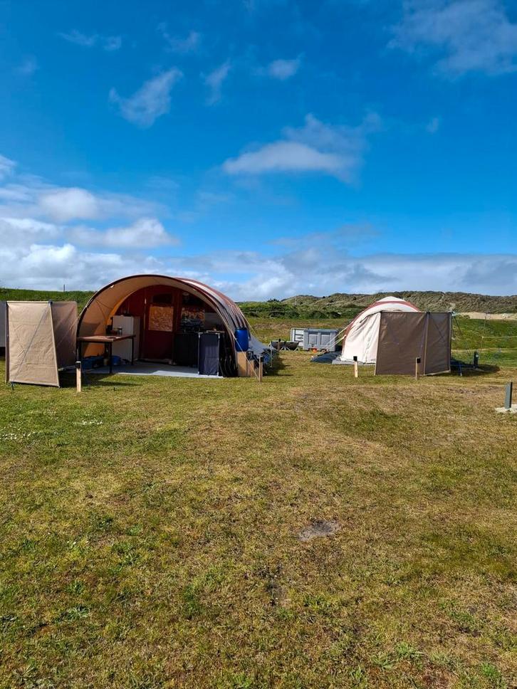 Te huur tent stortemelk vlieland diverse mid(weken) vrij, Caravans en Kamperen, Tenten, tot en met 4, Zo goed als nieuw, Ophalen of Verzenden
