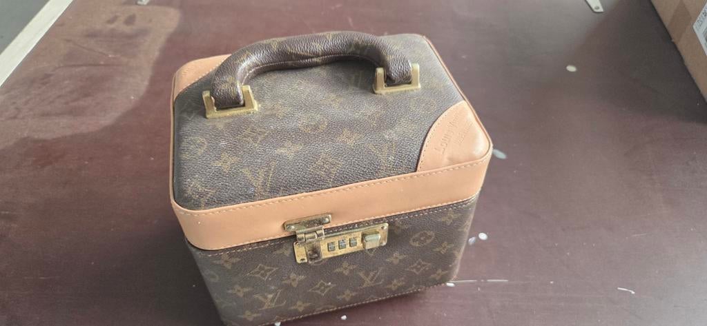 Vintage Louis Vuitton Beauty Case met Cijferslot, Ophalen, Gebruikt, Bruin, Met slot