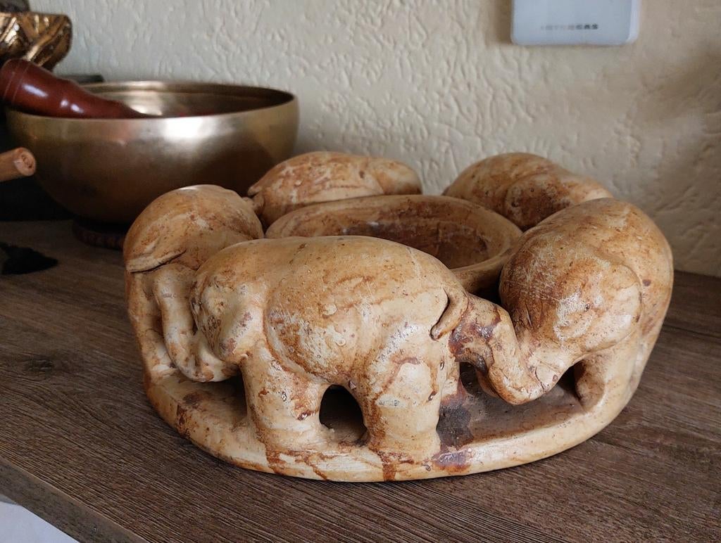 Decoratieve olifantenhouder voor kaars/potpourri, Ophalen, Overige materialen, Gebruikt, Bruin