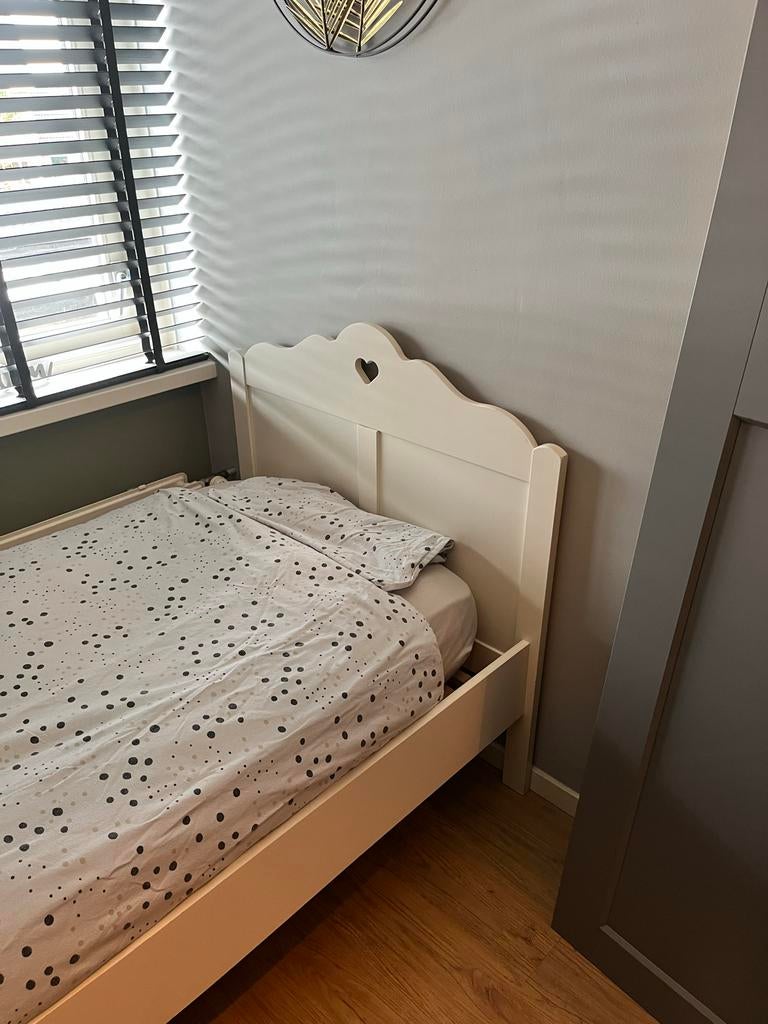 Eenpersoonsbed 90x200 cm met lattenbodem en matras, Gebruikt, 90 cm, Eenpersoons, Wit