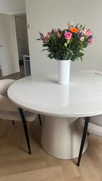 Eet eettafel met vier stoel, beige kleur, Huis en Inrichting, Tafels | Eettafels, Ophalen of Verzenden, Zo goed als nieuw, Rechthoekig