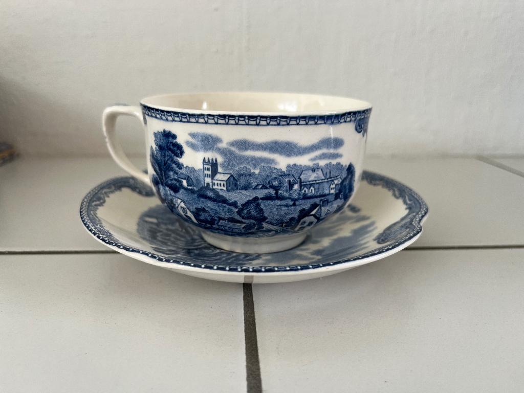 Vintage Johnson Brothers Old Britain Castles kop en schotel, Ophalen of Verzenden