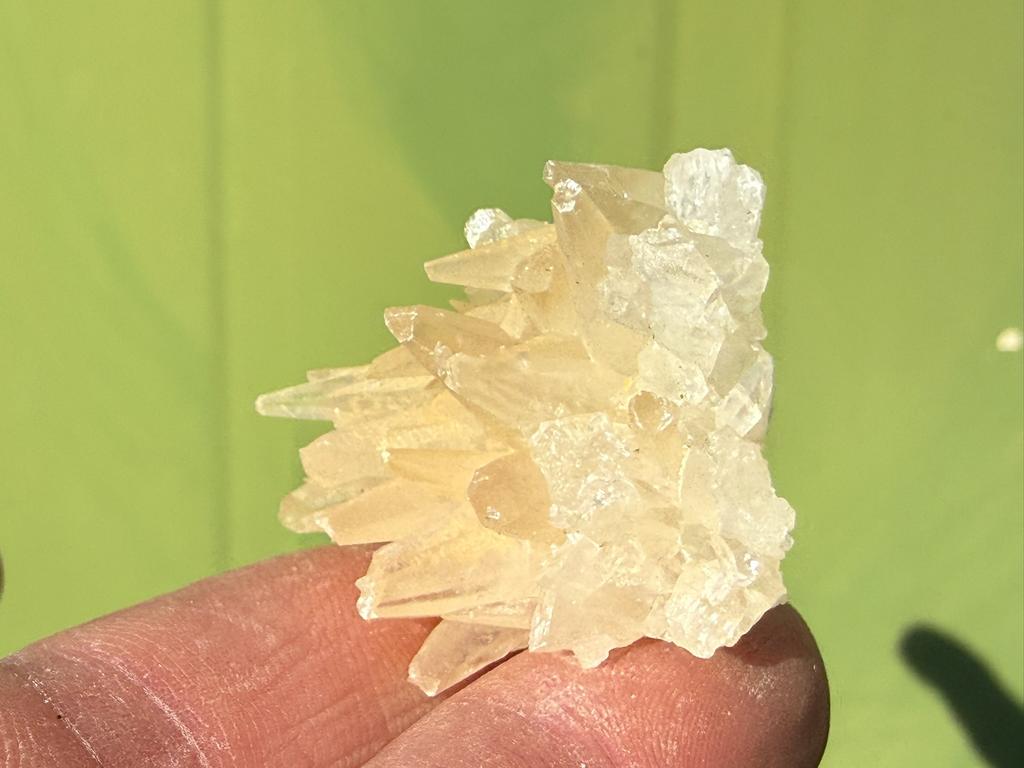 Calciet cluster uit Indonesië mineralen, Ophalen of Verzenden, Mineraal