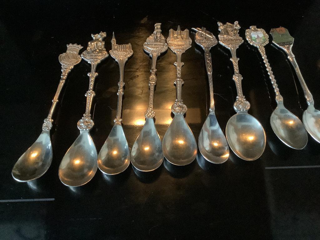 Theelepeltjes, Ophalen