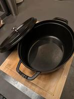 Staub Cocotte ovale stoofpan gietijzer ruim 5 liter., Overige materialen, 25 tot 50 cm, Zwart, Ophalen of Verzenden