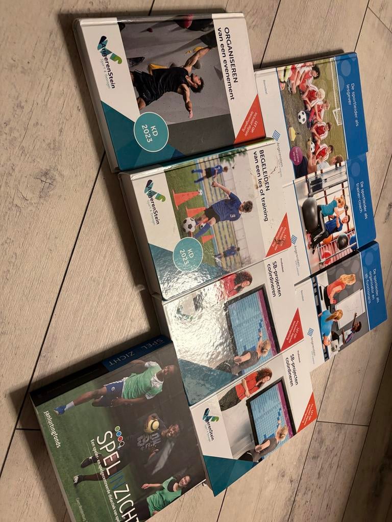 Schoolboeken mbo niveau 4 sport en bewegen eerste jaar, Boeken, Ophalen of Verzenden, Gelezen, Overige niveaus, Overige vakken