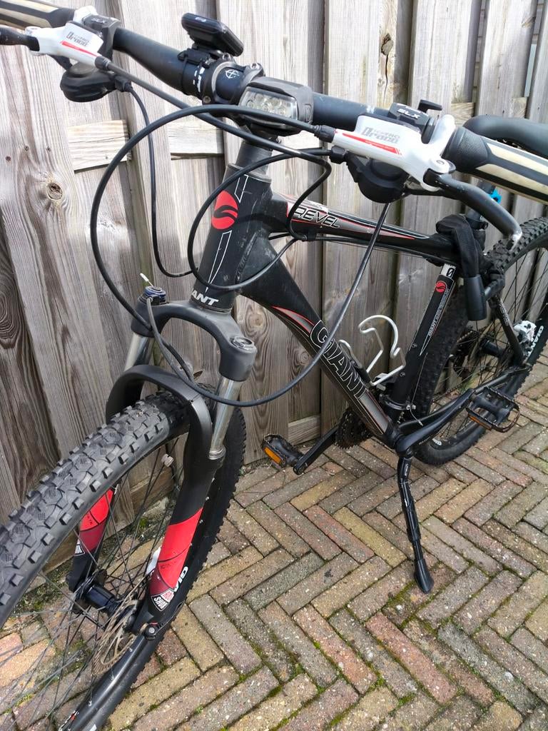 Giant Revel Mountainbike - Zwart/Rood, Gebruikt, Hardtail, Heren, 53 tot 57 cm