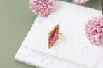 22 Karaat Vintage Gouden Ring Met Marquise Robijn, 18 tot 19, Ophalen of Verzenden, Zo goed als nieuw, Met edelsteen
