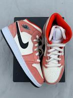 Nike Air Jordan 1 Mid Orange Suede - Maat 37.5, Kleding | Dames, Schoenen, --, Nieuw, Oranje, Ophalen of Verzenden