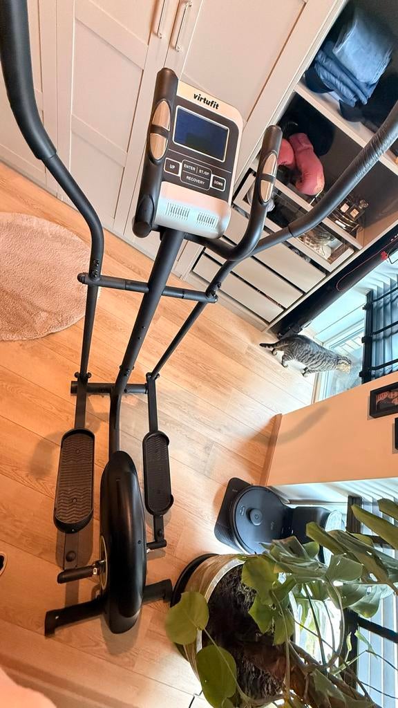 VirtuFit Crosstrainer - Ideaal voor thuisworkouts, Sport en Fitness, Ophalen, Gebruikt, Armen, Crosstrainer