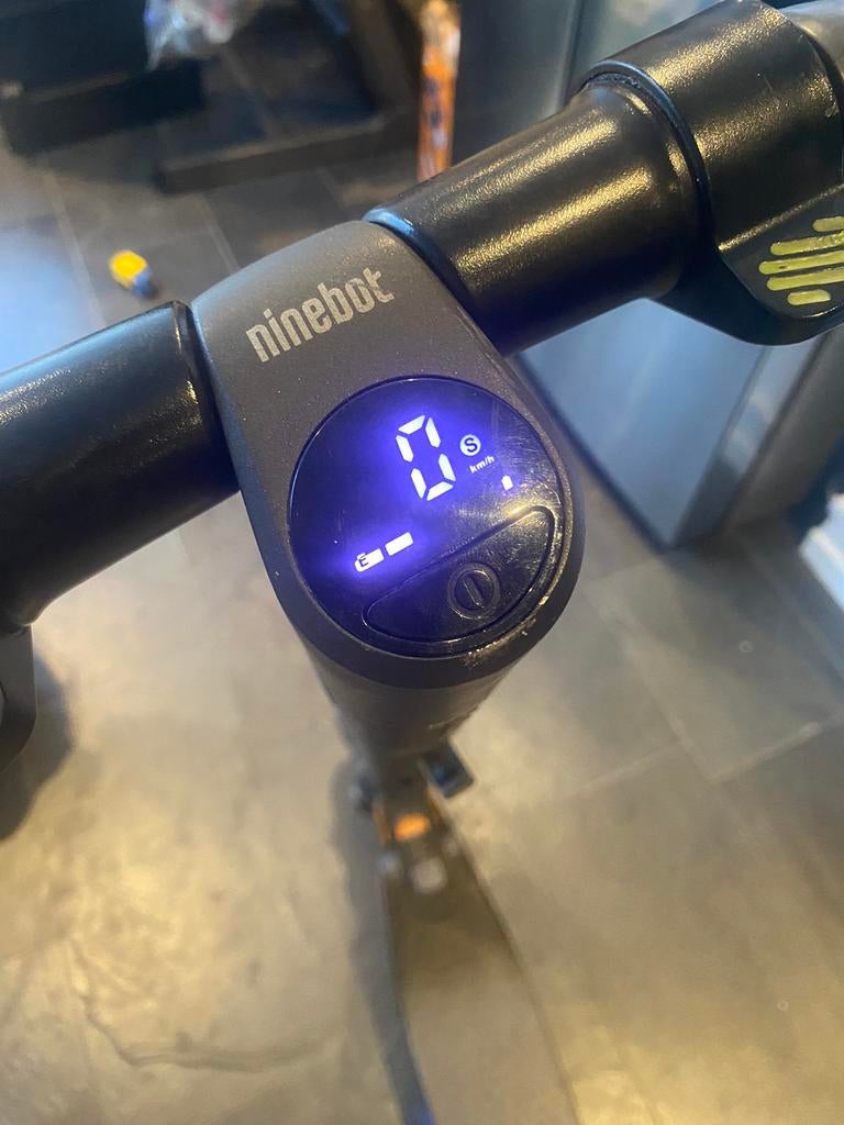 Electrische step ninebot groot L, Ophalen of Verzenden, Zo goed als nieuw, Elektrische step (E-scooter)