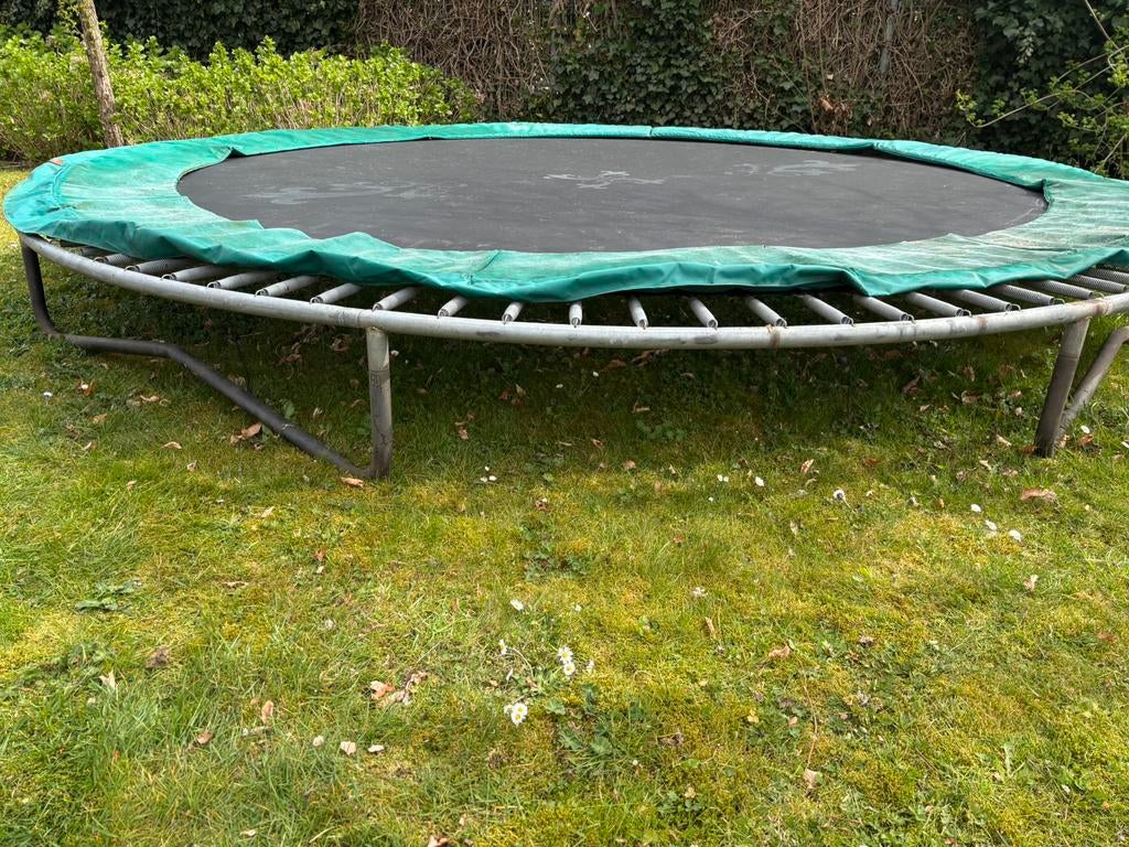Berg Trampoline 4 meter, Ophalen, Gebruikt