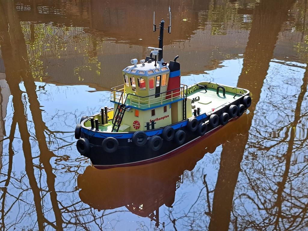 Vaarklaar Rc sleepboot met afstandsbediening, Hobby en Vrije tijd, Modelbouw | Boten en Schepen, Ophalen of Verzenden, Zo goed als nieuw