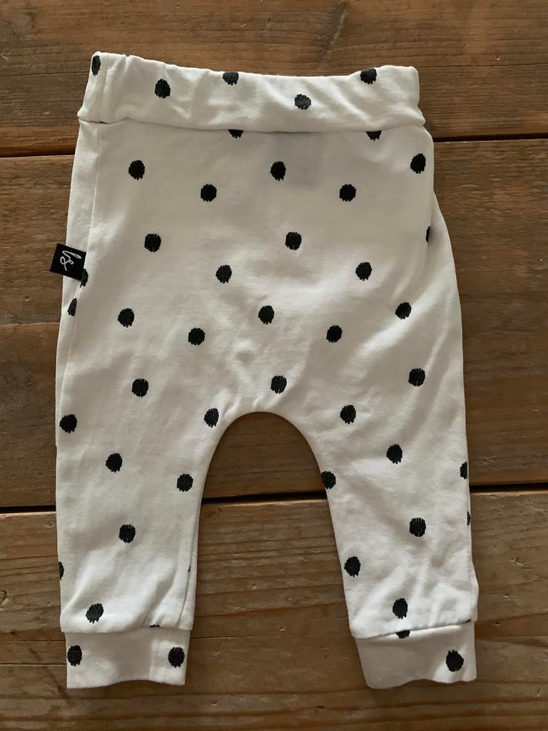 Wit broekje met dots van Babystyling - maat 62, Kinderen en Baby's, Babykleding | Maat 62, Ophalen of Verzenden, Nieuw, Jongetje of Meisje