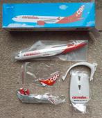 Boeing 737 max model met standaard, Verzamelen, Luchtvaart en Vliegtuigspotten, Ophalen of Verzenden, Schaalmodel