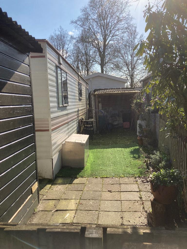 Gratis sta caravan zelf weghalen, Ophalen, Gebruikt, Wit, Badmat