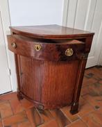 Mooie Louis XVI mahonie gefineerd hoekkastje, hoekkast 1800, Antiek en Kunst, Antiek | Meubels | Kasten, Ophalen