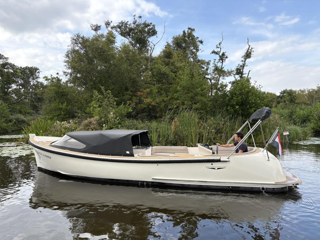 Pieterman 860 - 42pk ( 80 vaaruren ) (bj 2022), Watersport en Boten, Gebruikt, Polyester, Diesel, 6 meter of meer