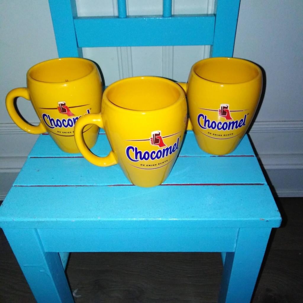 Chocomel mokken De enige echte Nutricia 3 stuks, Huis en Inrichting, Keuken | Servies, Ophalen, Glas of Glazen, Gebruikt, Overige stijlen