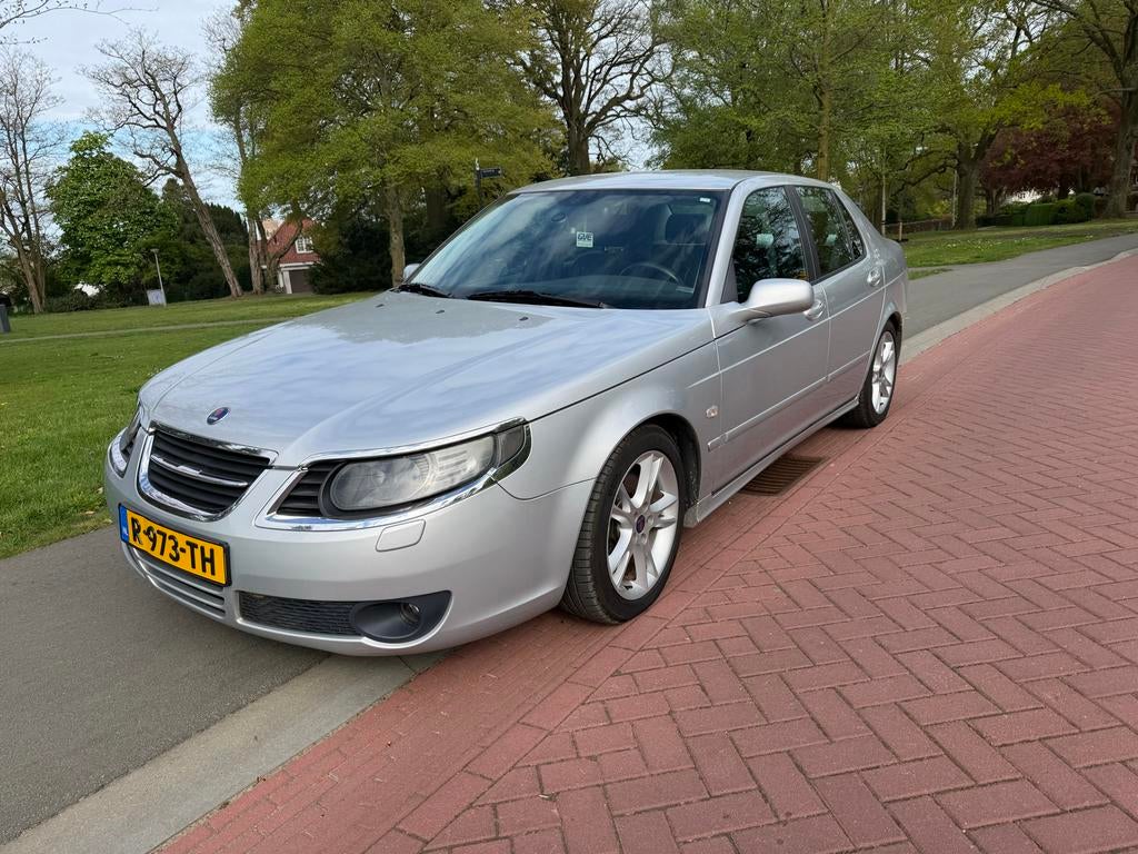 Saab 9-5 2.3 Turbo Aero Sport Sedan 2006 Grijs / 1 jr APK, Auto's, Voorwielaandrijving, 1800 kg, 4 cilinders, 2290 cc