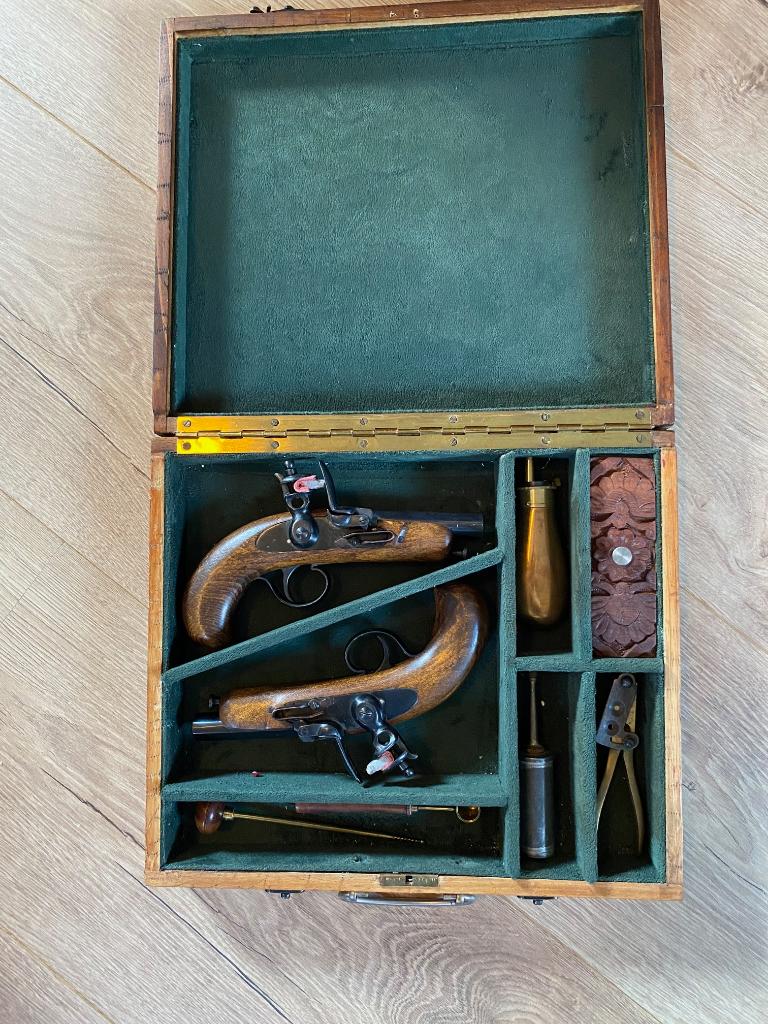 Set van twee vuursteenpistolen met toebehoren, kaliber 12 mm, Ophalen of Verzenden