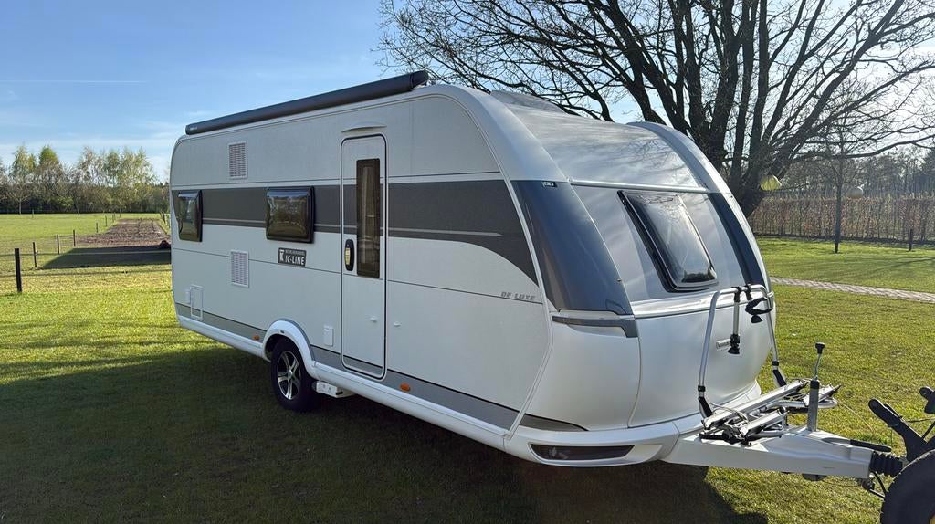 Hobby 545 KMF IC LINE DE LUXE, LUIFEL, MOVER, FIETSENDRAGER!, Caravans en Kamperen, Particulier, 5 tot 6 meter, Tot en met 6, 1250 - 1500 kg