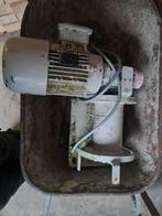 Hijslier met haakse overbrenging en rem, Ophalen