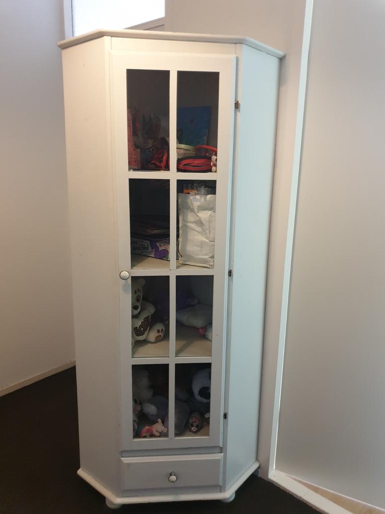 Witte hoekkast met glazen deur, Huis en Inrichting, Kasten | Vitrinekasten, Gebruikt, 200 cm of meer, 50 tot 75 cm, 50 tot 100 cm