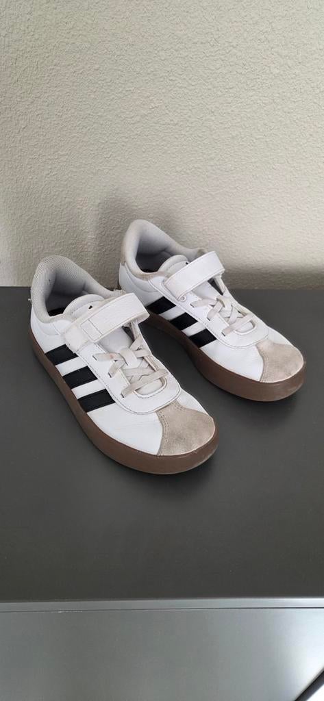 Adidas maat 35, Ophalen of Verzenden, Zo goed als nieuw, Jongen of Meisje