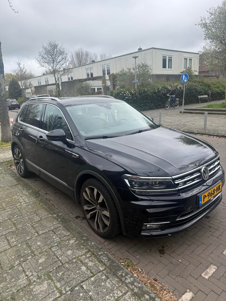Volkswagen Tiguan 2.0TSI 132KW/180PK 4M A7 M16 2017 Zwart, Auto's, Volkswagen, Automaat, 4 cilinders, 1984 cc, 179 pk
