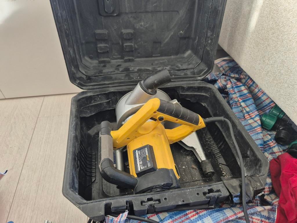 Powerplus muurfrees, Ophalen