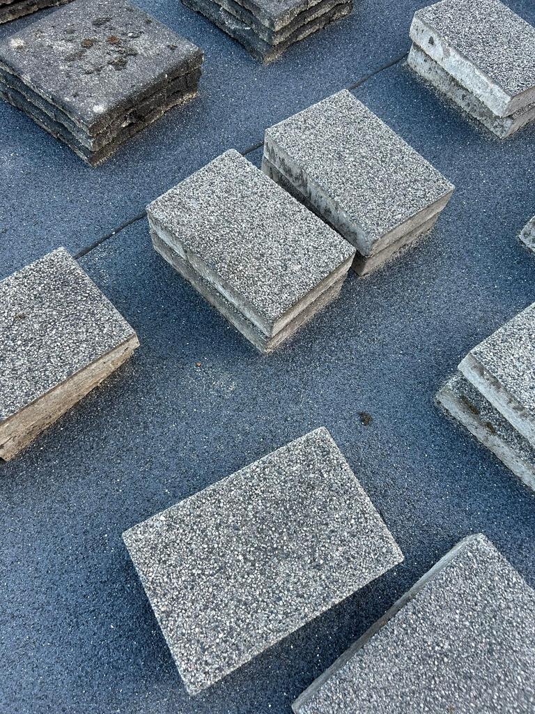 Partij stoeptegels gratis, Tuin en Terras, Terrasdelen en Vlonders, Ophalen of Verzenden, Gebruikt, Overige materialen