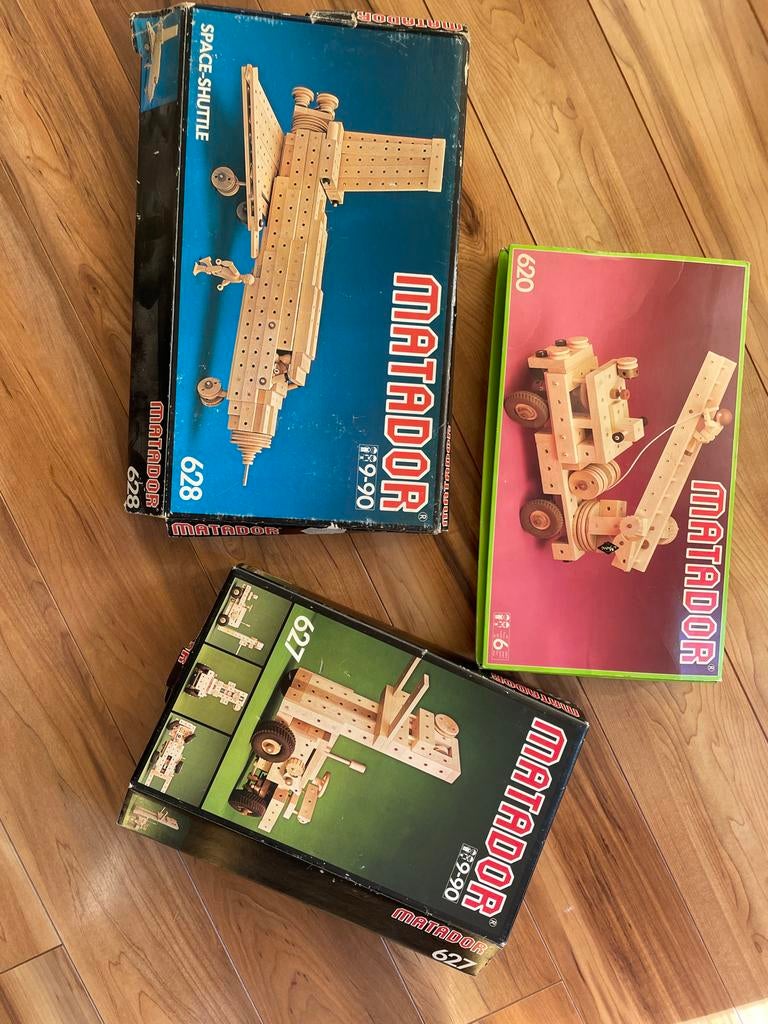 Drie Matador bouwsets: Space Shuttle, Kraan en Tractor, Ophalen, Zo goed als nieuw