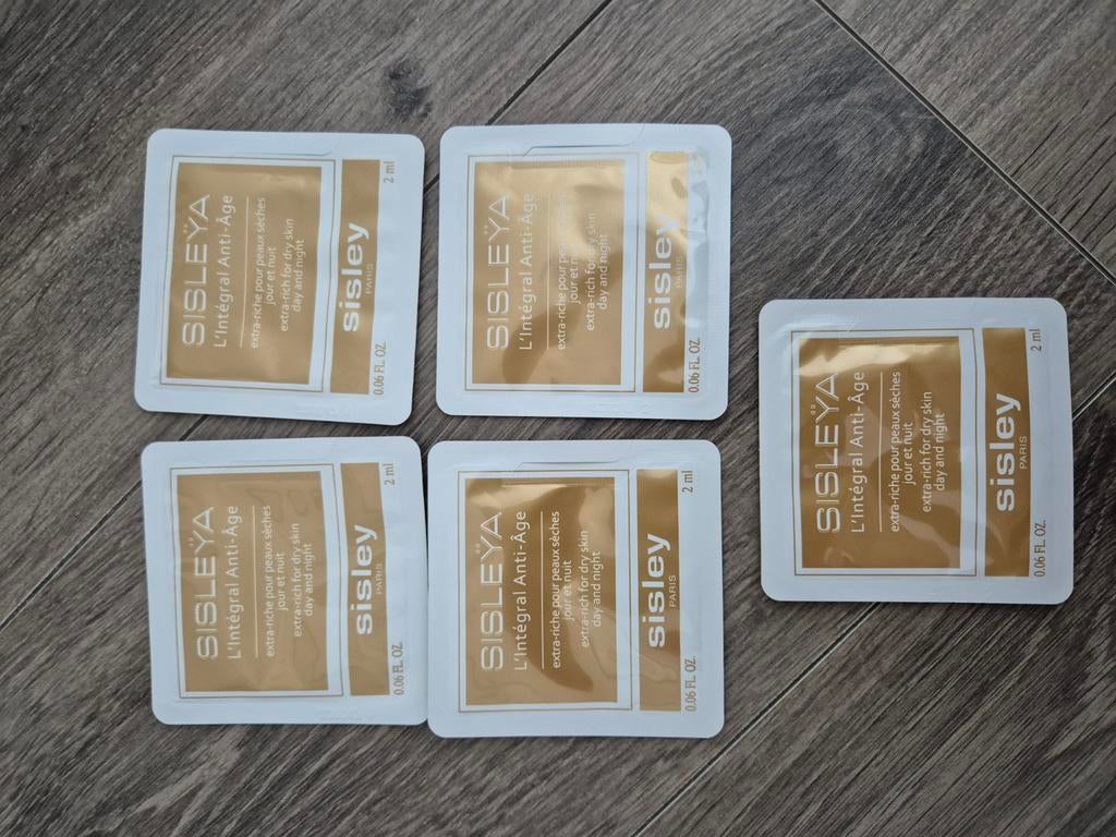 Sisley Sisleÿa L'Intégral Anti-Âge Day and Night Creme 10 ml, Ophalen of Verzenden, Nieuw, Gehele gezicht, Verzorging