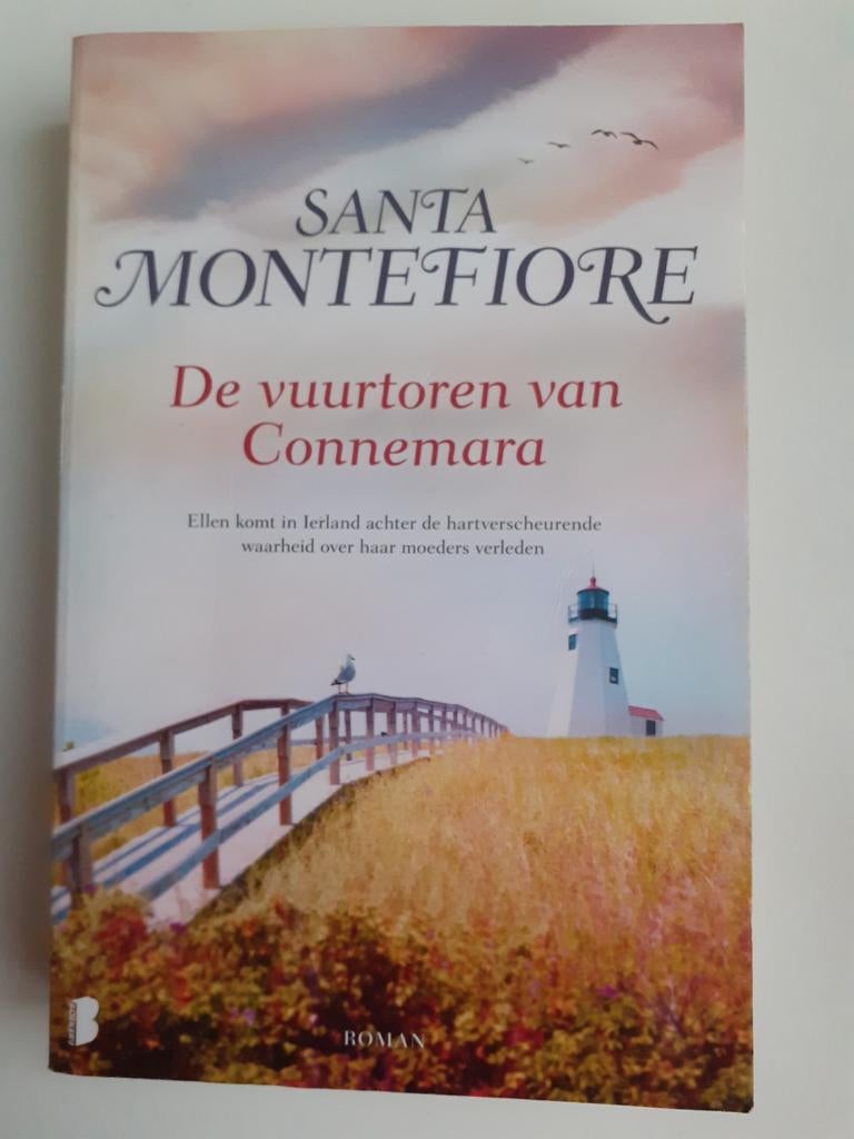De vuurtoren van Connemara - Santa Montefiore, Boeken, Ophalen of Verzenden, Gelezen