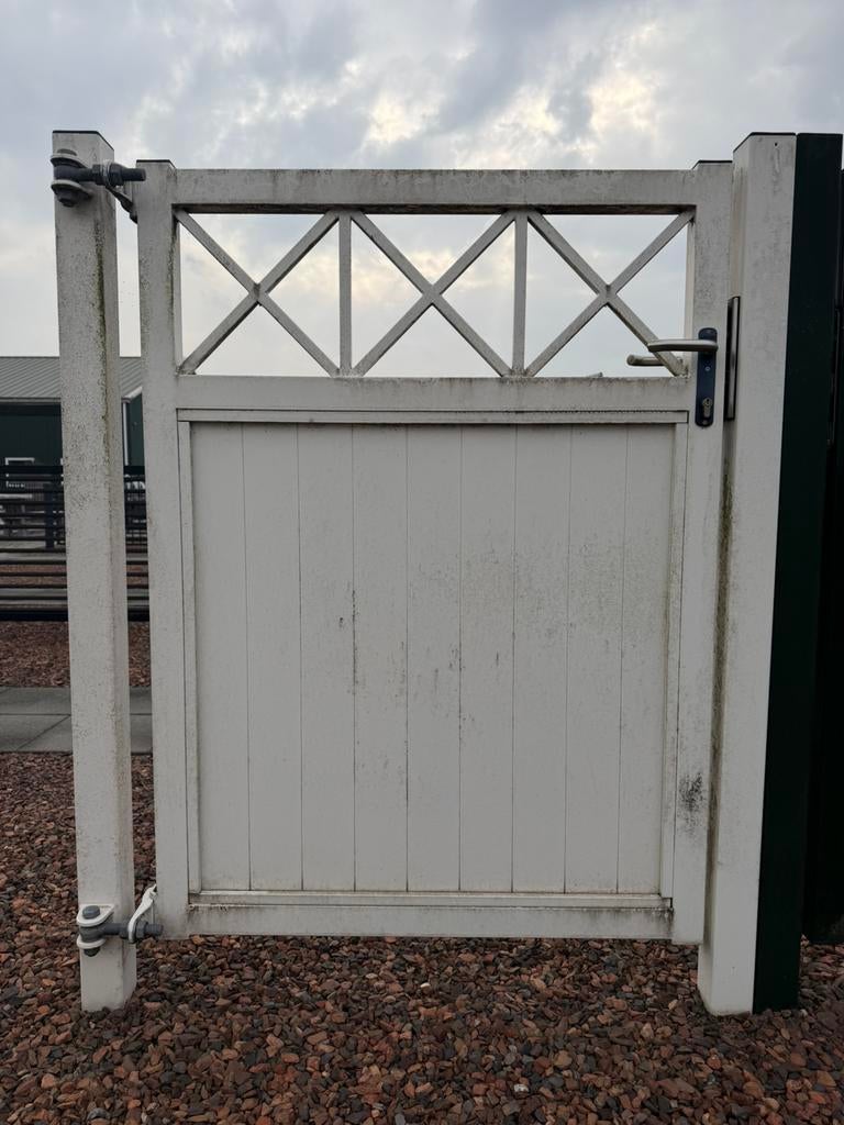 Enkele draaipoort wit 110x150 cm met palen, Tuin en Terras, Tuinpoorten, Ophalen, Gebruikt, 100 tot 150 cm, 100 tot 150 cm